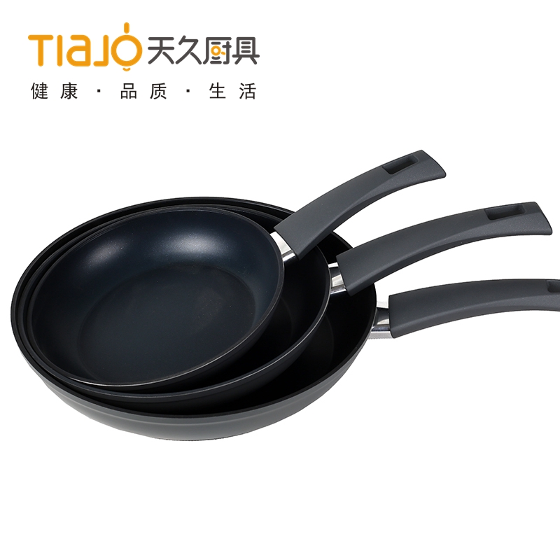 不粘鍋生產(chǎn)圖片/不粘鍋生產(chǎn)樣板圖 (3)