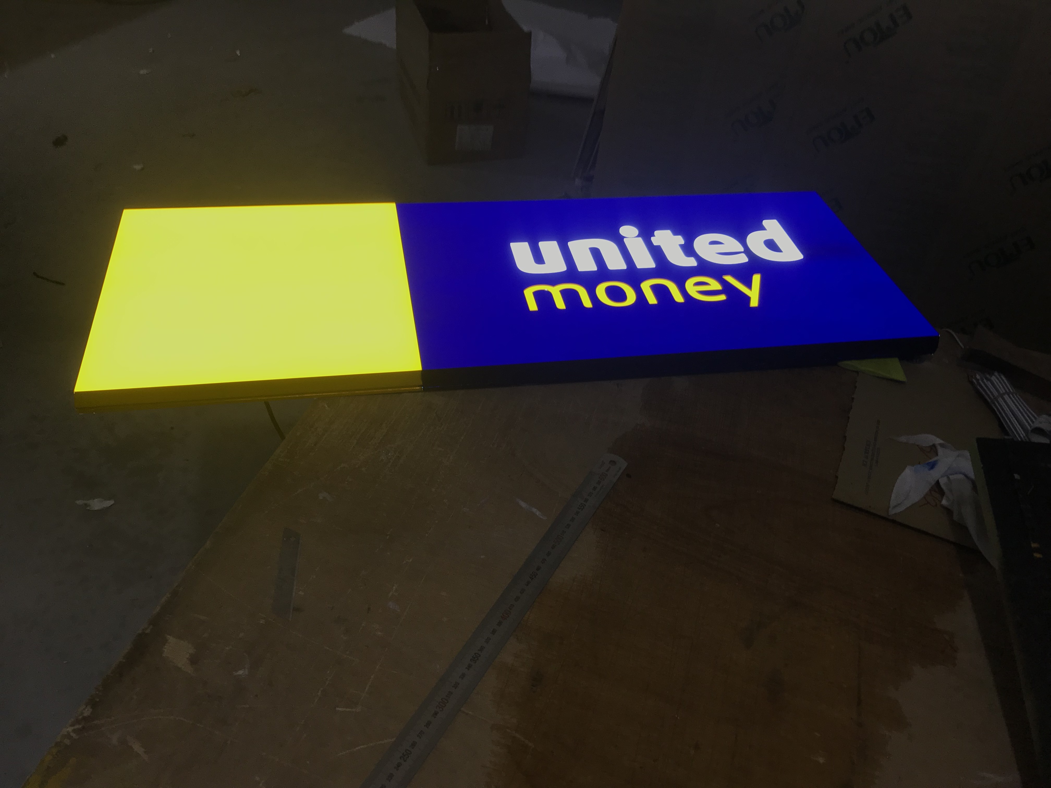 LED發(fā)光招牌字圖片/LED發(fā)光招牌字樣板圖 (4)