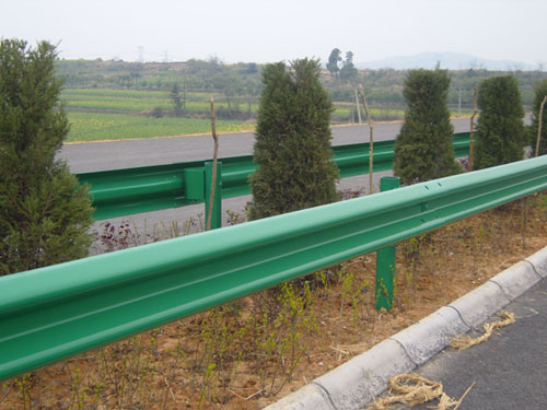 高速公路護(hù)欄板圖片/高速公路護(hù)欄板樣板圖 (1)