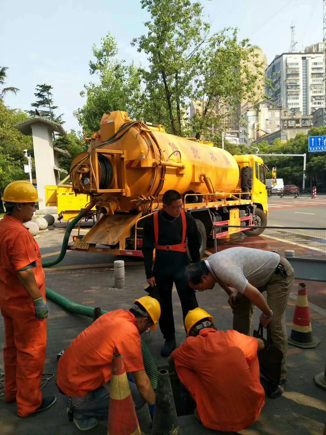 专业检测管道清淤工程图片