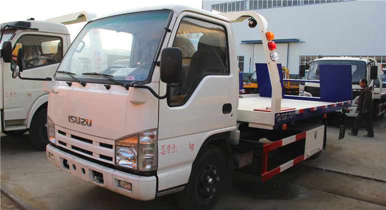 五十鈴一拖一藍(lán)牌清障車