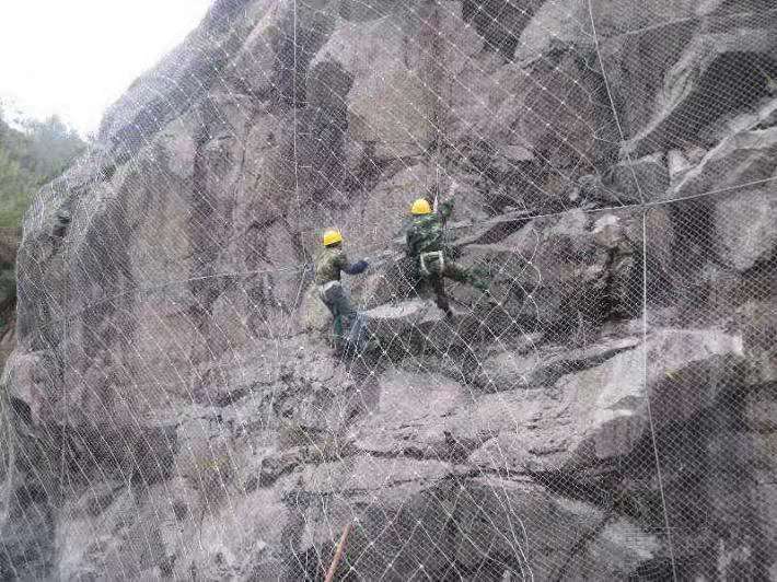 邊坡防護網圖片