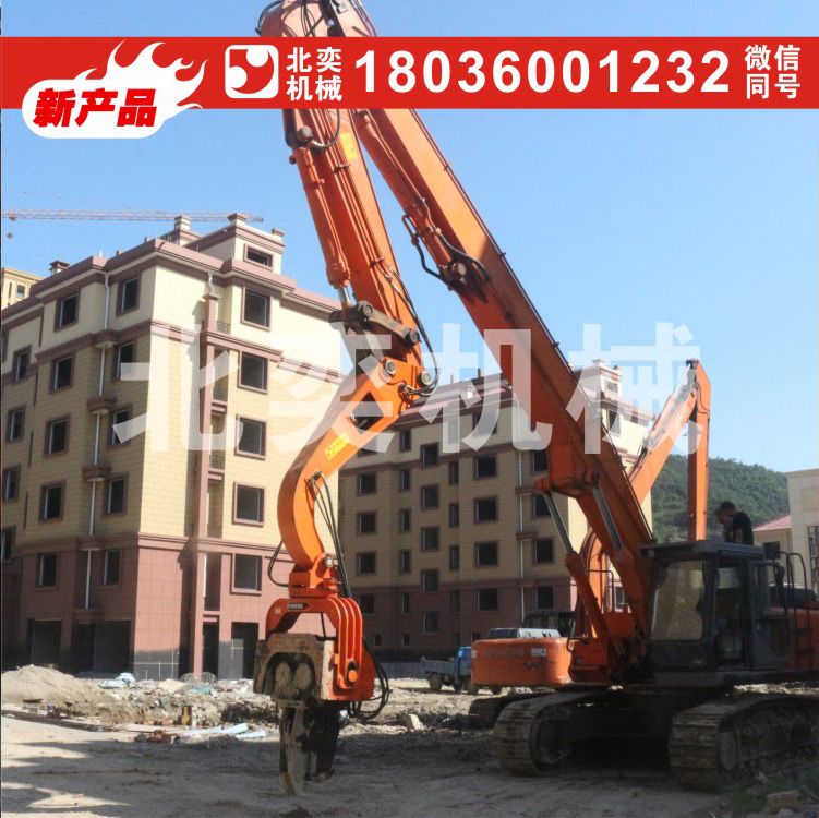 高頻液壓振動(dòng)打樁機(jī)鋼管?chē)呤┕D片