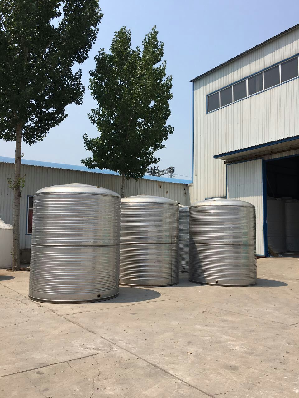 10噸不銹鋼水箱帶蓋子圖片/10噸不銹鋼水箱帶蓋子樣板圖 (1)