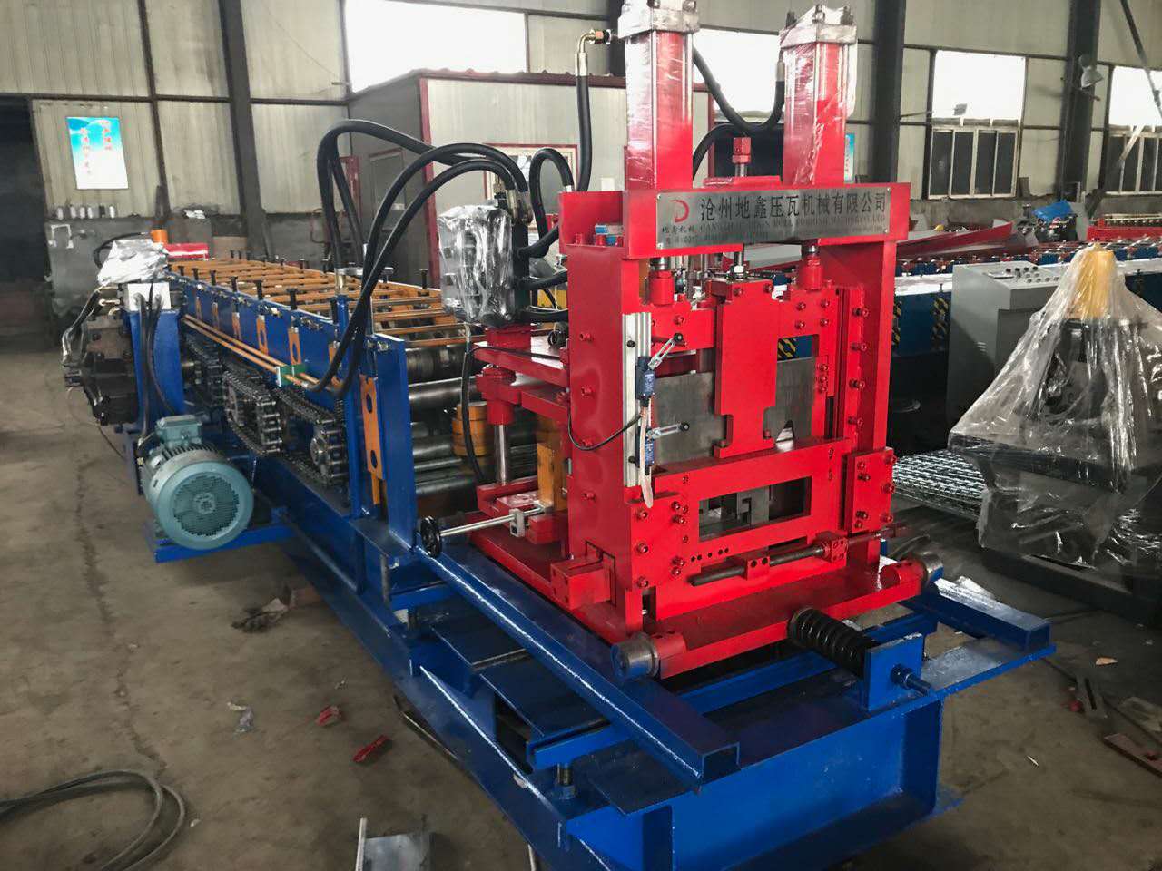 壓制c型檁條設(shè)備 手搖換型c型鋼機(jī) c型鋼壓瓦機(jī)