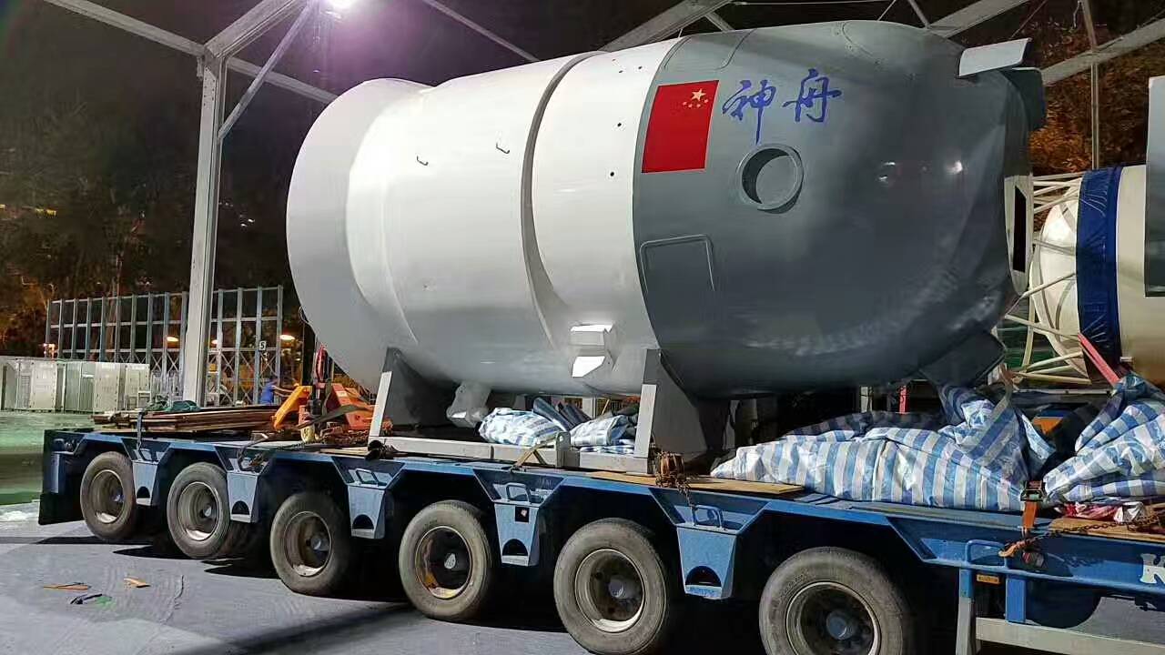 深圳專業(yè)物流公司 深圳到香港專業(yè)物流公司 深圳到香港專業(yè)平板車運(yùn)輸 專業(yè)工程運(yùn)輸公司