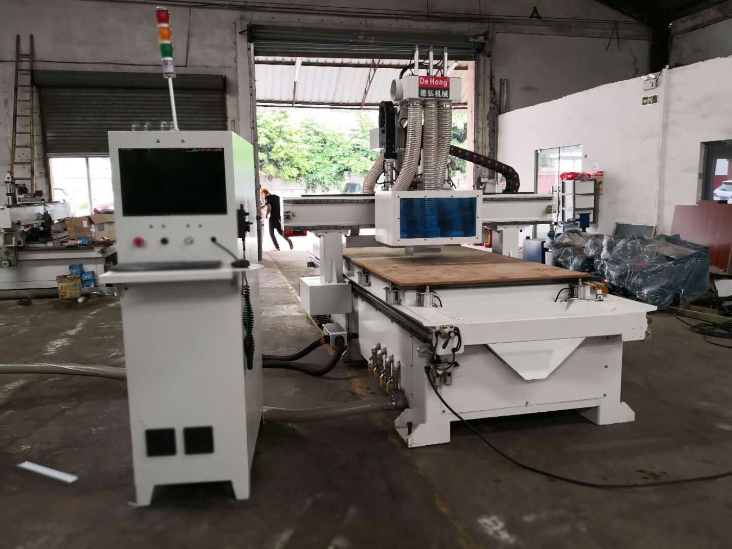 四工序數(shù)控開料機圖片/四工序數(shù)控開料機樣板圖 (1)