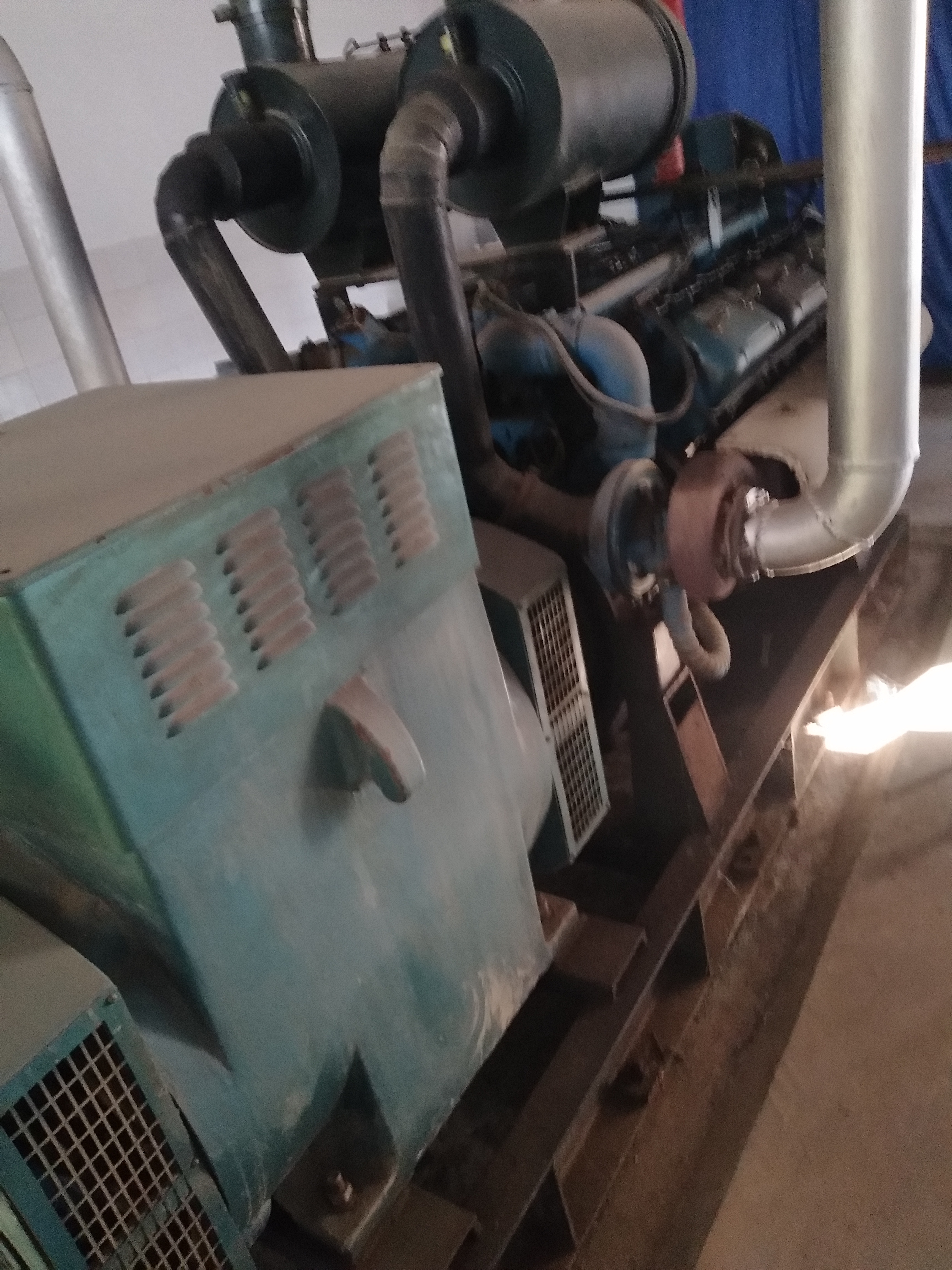 柴油發(fā)電機(jī)組發(fā)電機(jī)圖片/柴油發(fā)電機(jī)組發(fā)電機(jī)樣板圖 (1)