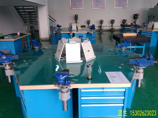 學(xué)生用鉗工實(shí)訓(xùn)桌圖片/學(xué)生用鉗工實(shí)訓(xùn)桌樣板圖 (2)