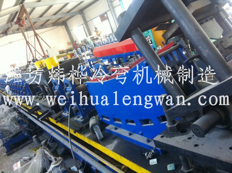 汽車防撞梁全自動(dòng)生產(chǎn)設(shè)備