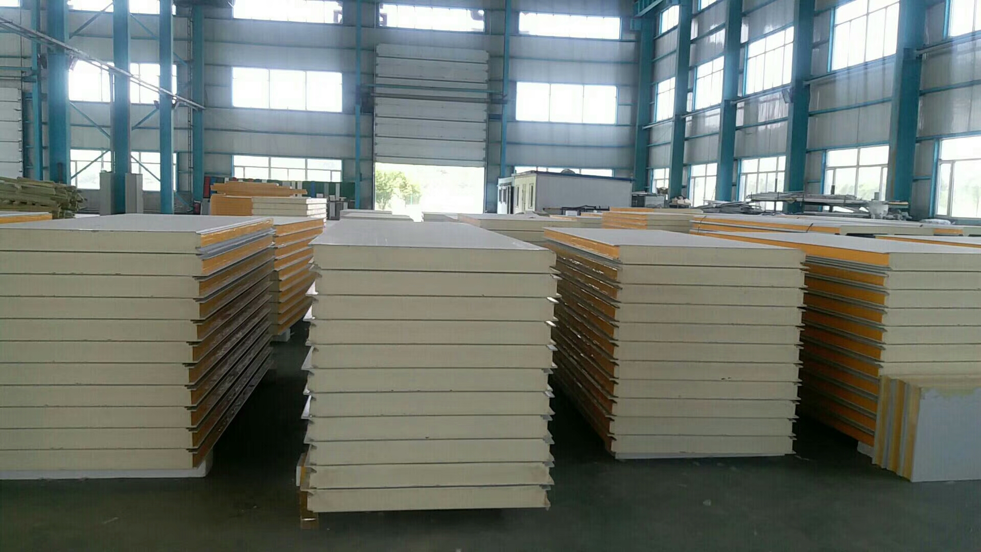 通化生產(chǎn)聚氨酯封邊巖棉復(fù)合板廠家圖片/通化生產(chǎn)聚氨酯封邊巖棉復(fù)合板廠家樣板圖 (2)