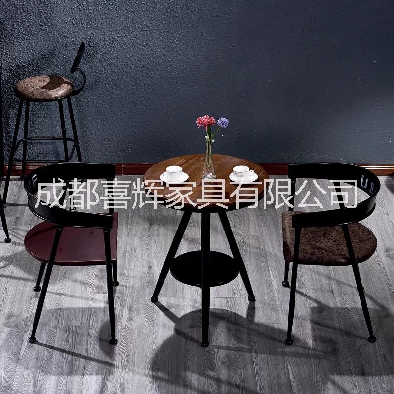 工業(yè)風(fēng)餐桌椅