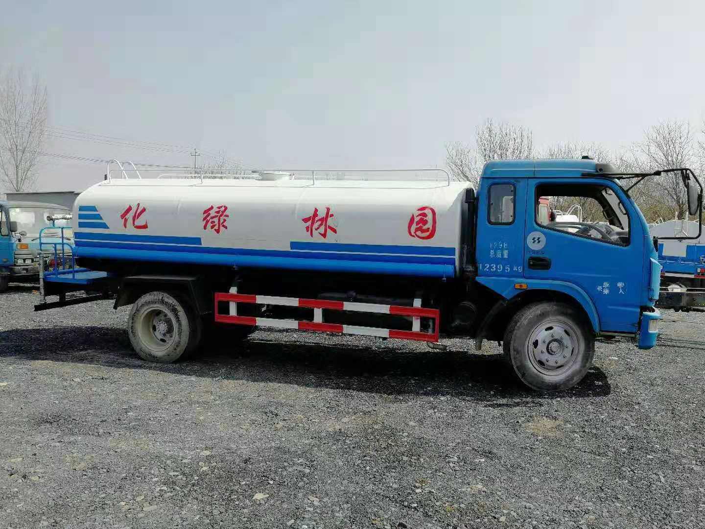 哪里有賣灑水車圖片/哪里有賣灑水車樣板圖 (1)