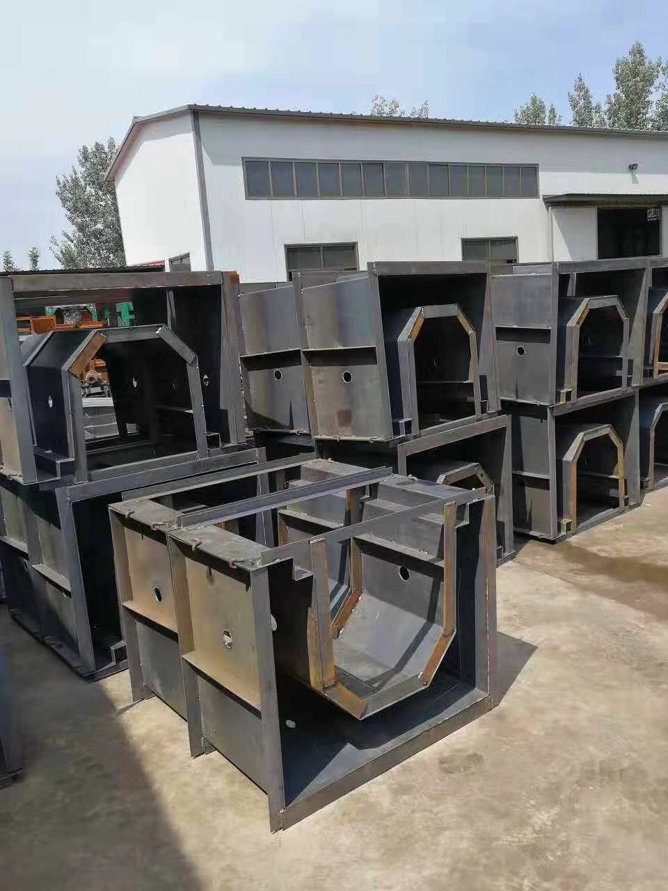 水泥泄水槽模具 泄水槽鐵模具 泄水槽鋼模具