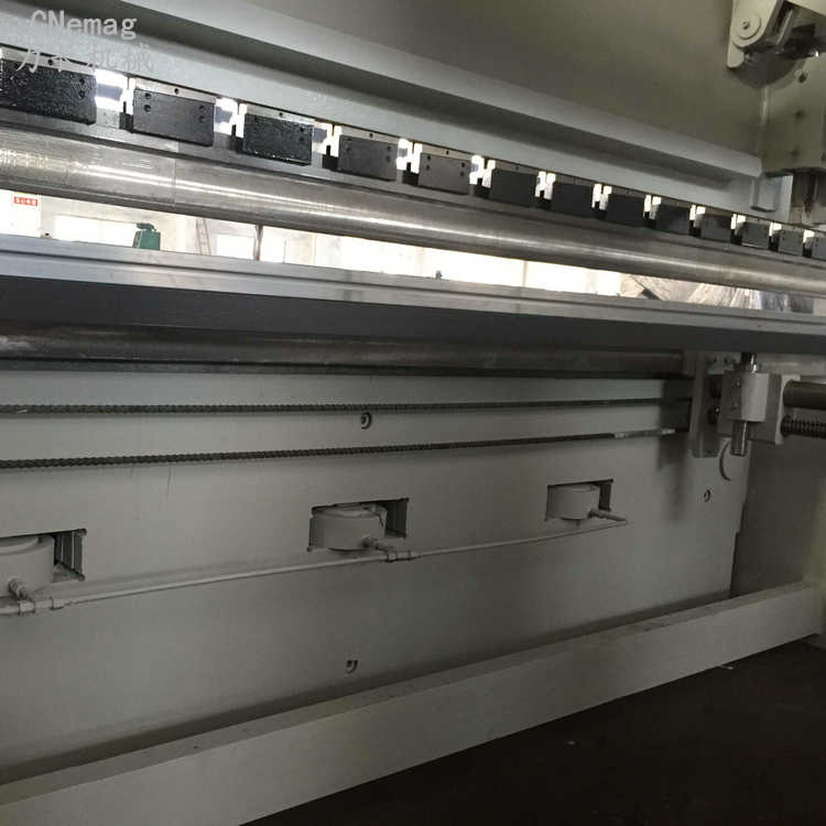 不銹鋼折彎?rùn)C(jī)圖片/不銹鋼折彎?rùn)C(jī)樣板圖 (2)