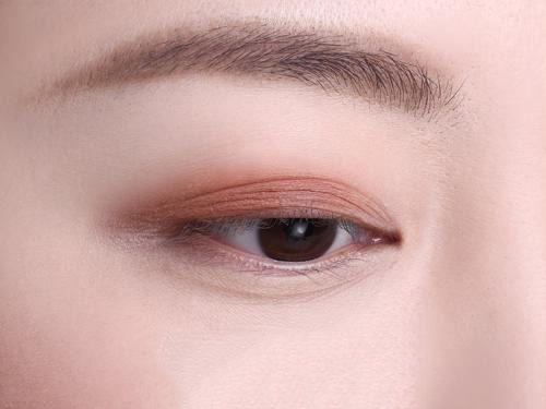 冬季眼妝跟著化妝學(xué)校學(xué)習(xí)這款眼妝圖片/冬季眼妝跟著化妝學(xué)校學(xué)習(xí)這款眼妝樣板圖 (3)