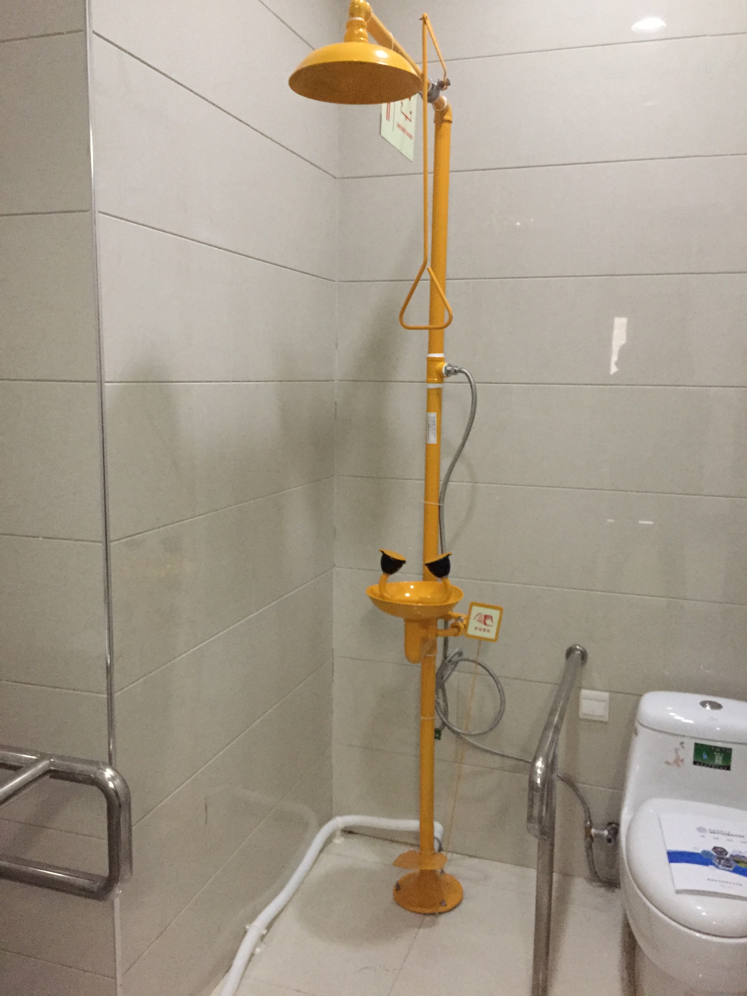 緊急噴淋裝置圖片/緊急噴淋裝置樣板圖 (2)