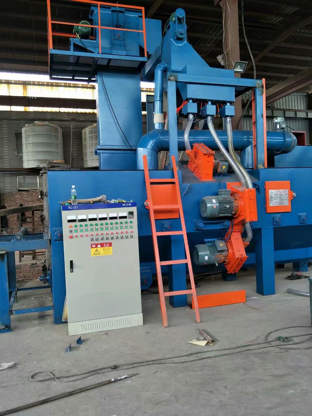 拋丸機(jī)|拋丸清理機(jī)|噴砂房|鋼材預(yù)處理線 鹽城拋丸清理機(jī)廠家 通過式拋丸清理機(jī)