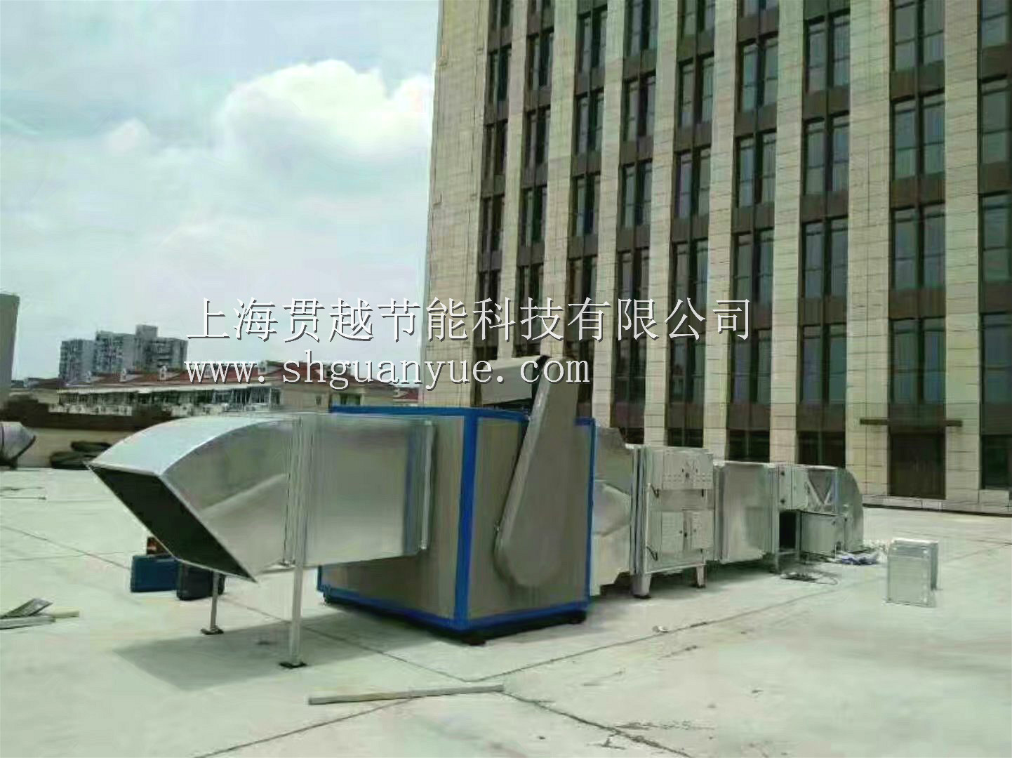 上海貫越專業(yè)排煙工程/飯店排煙食堂排煙 工廠車間排煙/飯店油煙凈化器飯店排煙工程