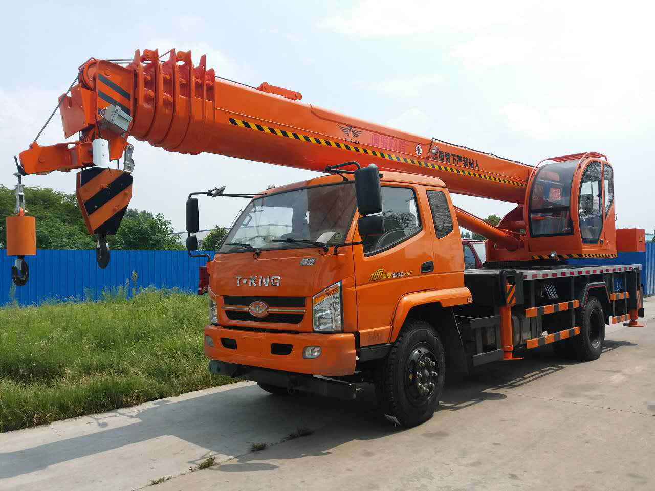 唐駿吊車  10噸吊車  新款吊車 吊車報價 吊車質(zhì)量