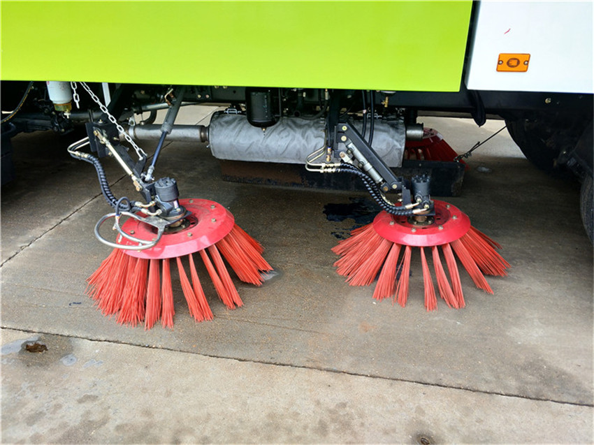 后雙橋洗掃車圖片