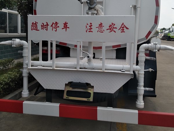 東風(fēng)國五灑水車圖片/東風(fēng)國五灑水車樣板圖 (4)