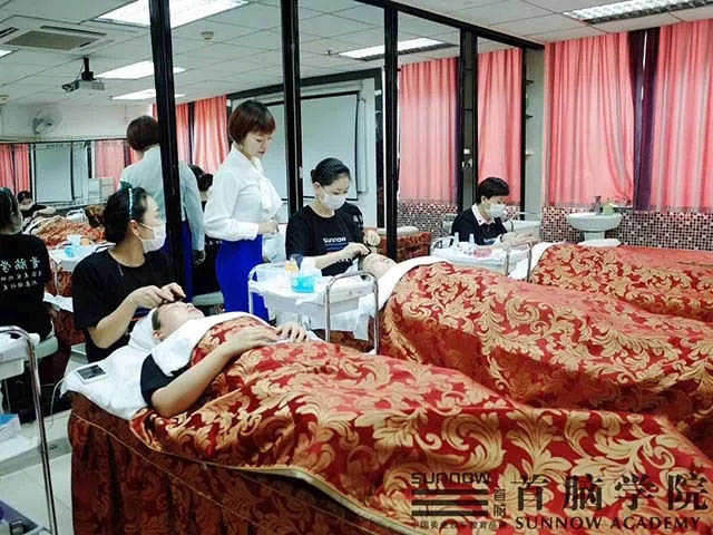 美容培訓(xùn)圖片/美容培訓(xùn)樣板圖 (1)