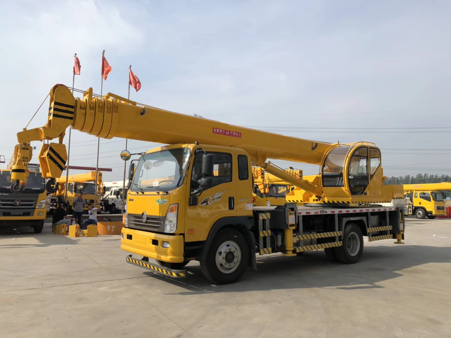 大型吊車起重機(jī)車載吊車車載起重機(jī)*吊車 自制吊車