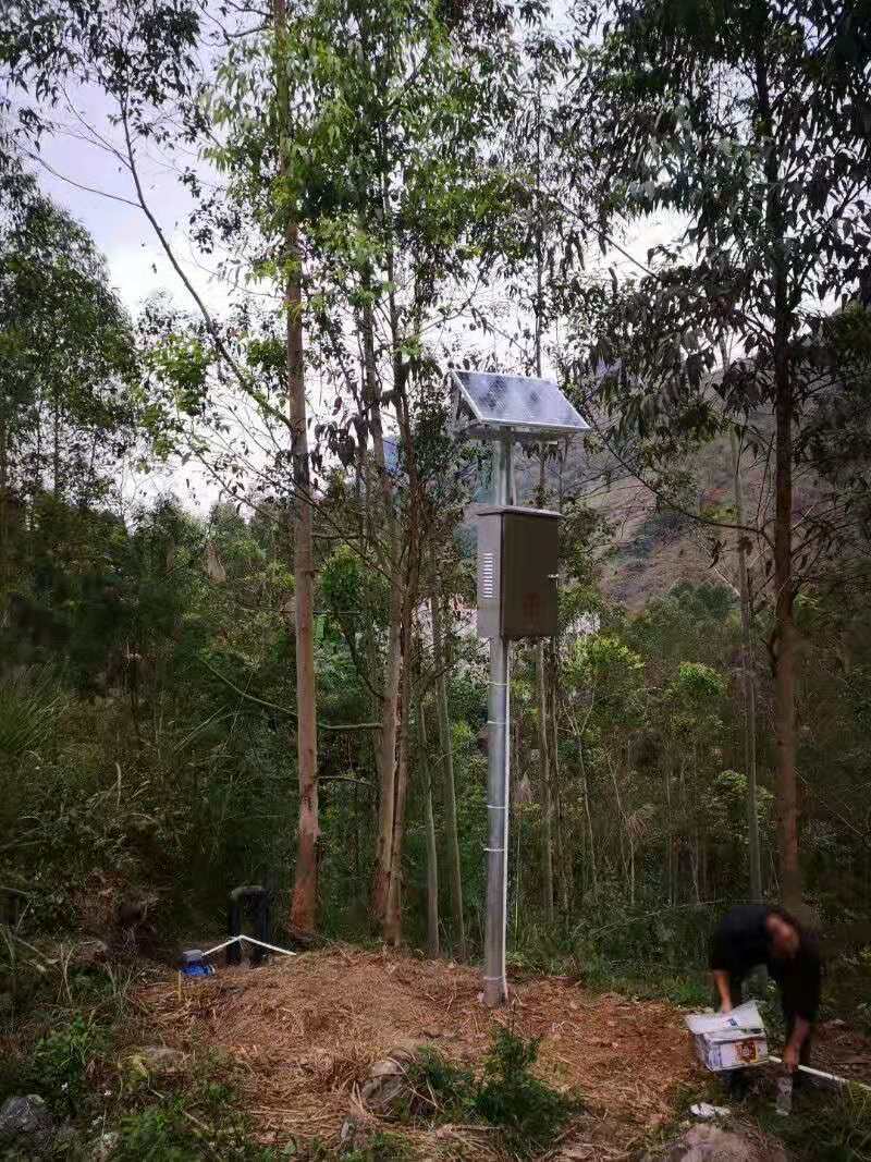 野外安裝太陽能表供電自來水流量計 野外安裝太陽能板供電自來水流量計