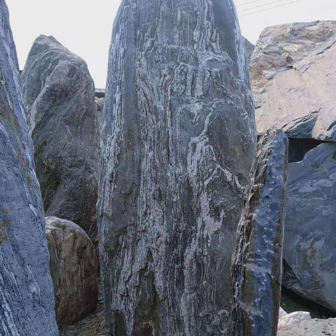 泰安基地直銷中型泰山石別墅庭院石圖片