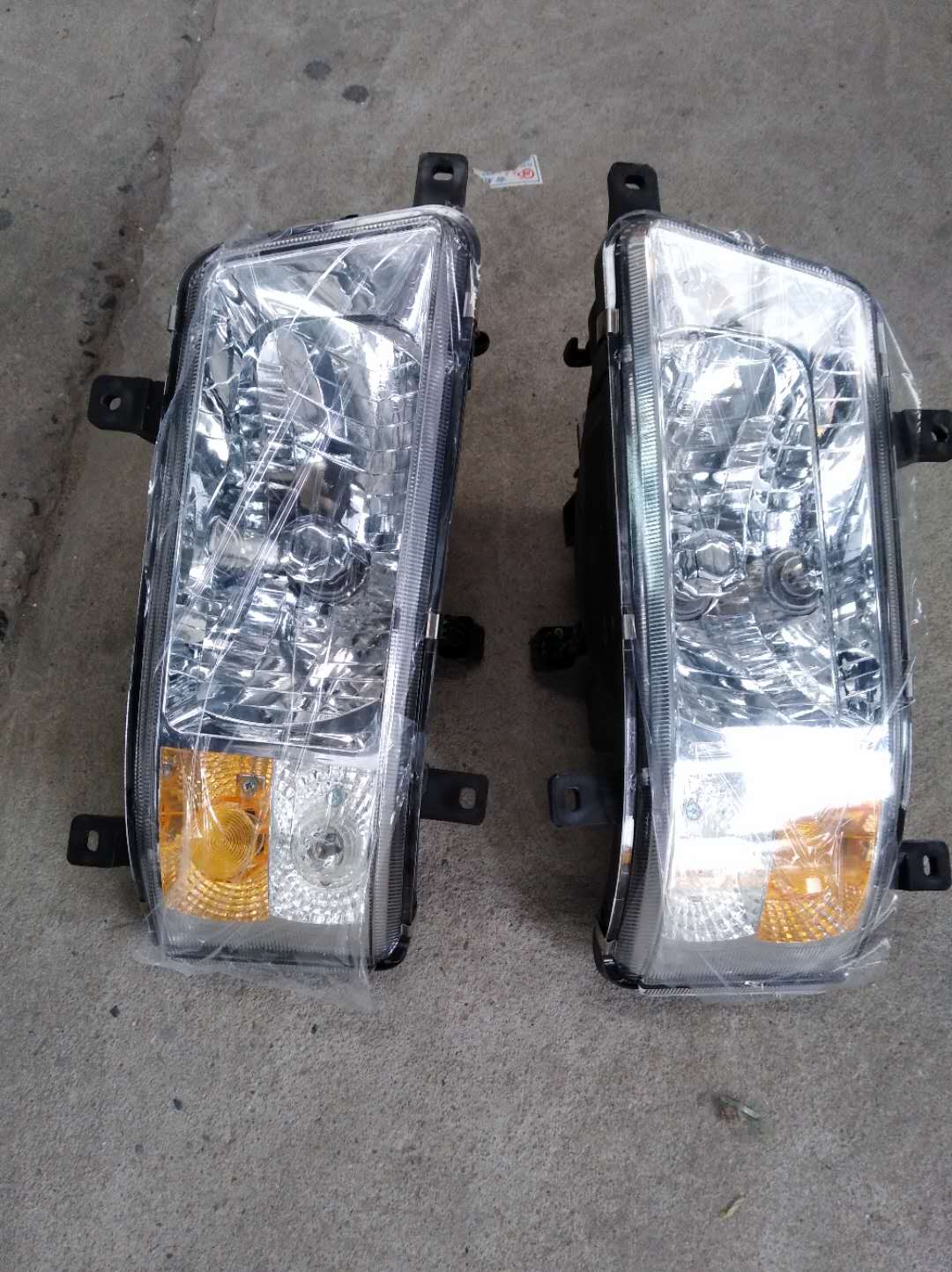 東風(fēng)多利卡大燈價(jià)格圖片