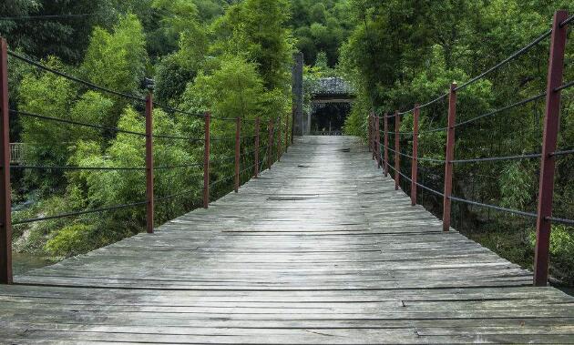 山东上海木板吊桥安装图片