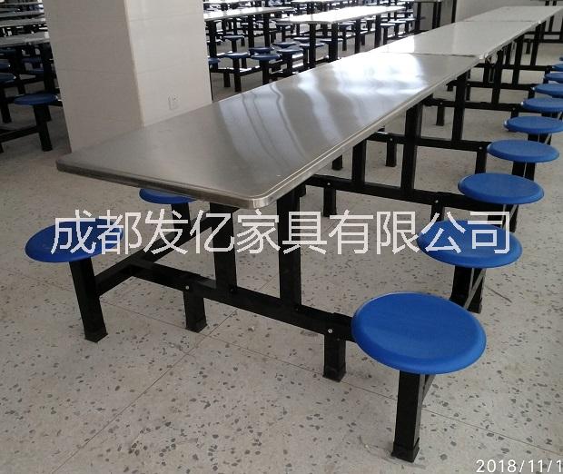 学校餐厅食堂餐桌快餐座椅成都厂家 不锈钢食堂餐桌椅 玻璃钢快餐座椅图片