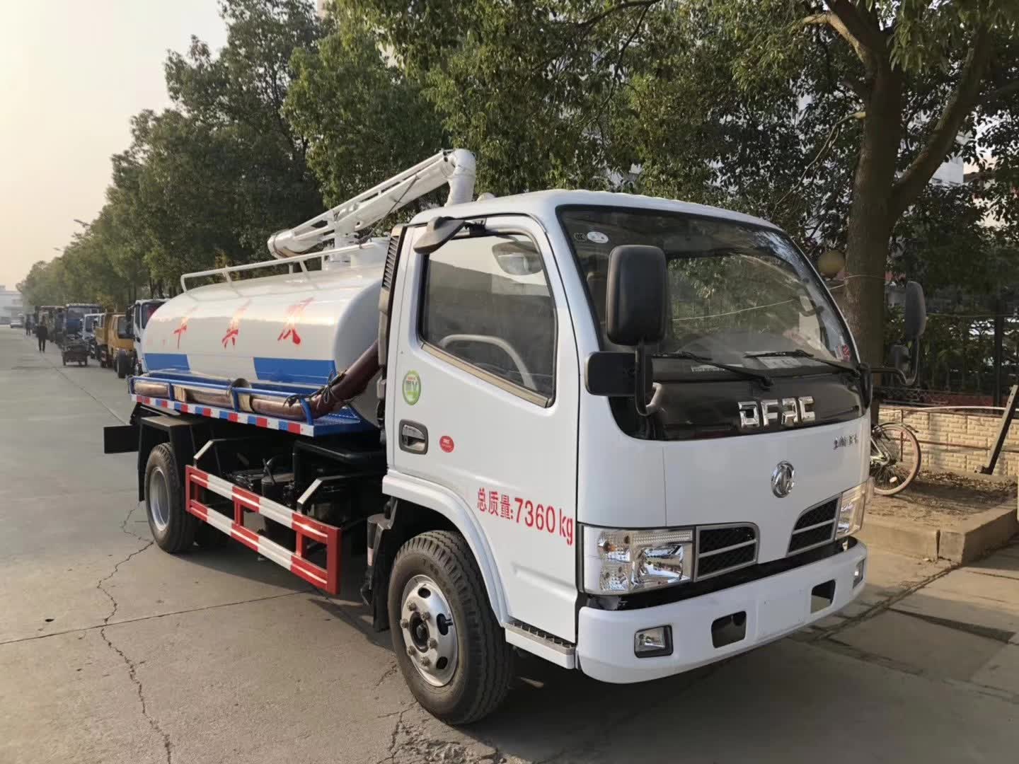 供應(yīng)吸糞車(chē)價(jià)格_湖北吸糞車(chē)生產(chǎn)廠家_吸糞車(chē)報(bào)價(jià)-湖北吸糞車(chē)廠家直銷-湖北吸糞車(chē)批發(fā)商-5方吸糞車(chē)