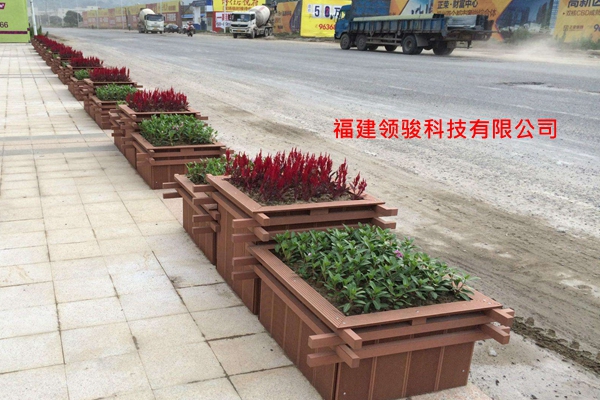 道路隔离组合花箱塑木景观花箱道路隔离组合花箱塑木景观花箱