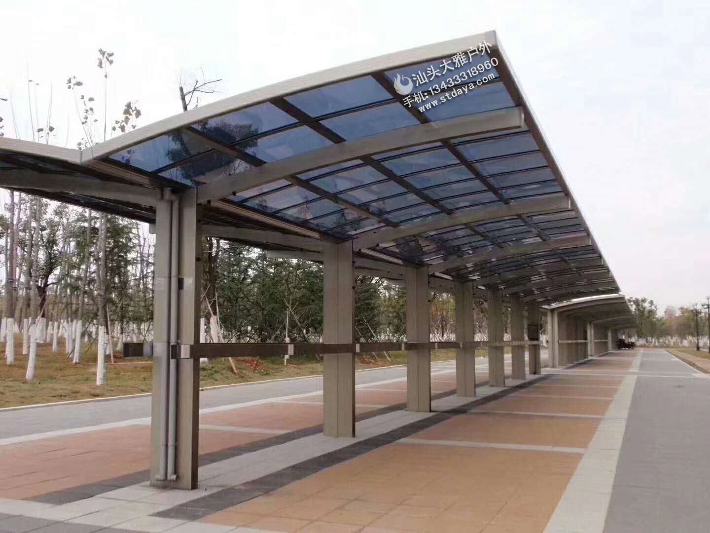汕頭停車棚 鋁合金車棚  別墅車棚 高端遮陽(yáng)雨棚 可抗12級(jí)臺(tái)風(fēng)高強(qiáng)度鋁型材