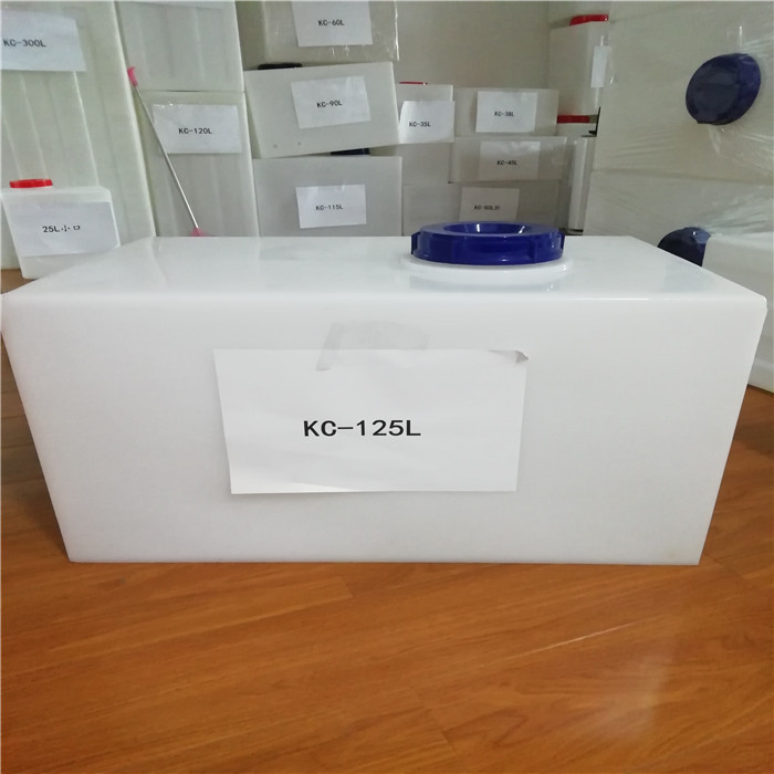 房車水箱醫(yī)院機(jī)械專用水箱圖片