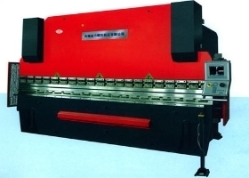 河南省剪板折彎?rùn)C(jī)設(shè)備技術(shù)服務(wù)