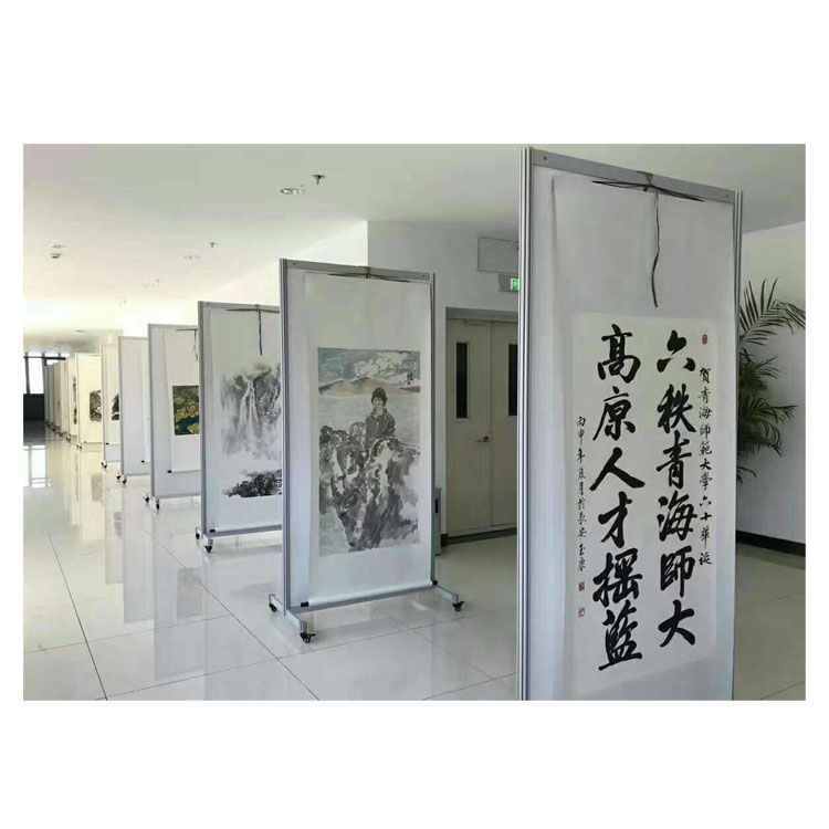 佛山市带有滑轮八棱柱展板厂家