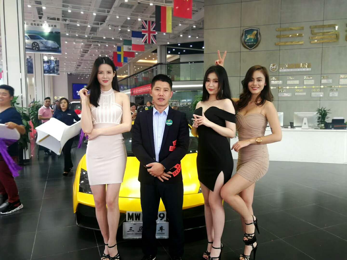 舞臺(tái)燈光音響桁架設(shè)備租賃圖片/舞臺(tái)燈光音響桁架設(shè)備租賃樣板圖 (2)