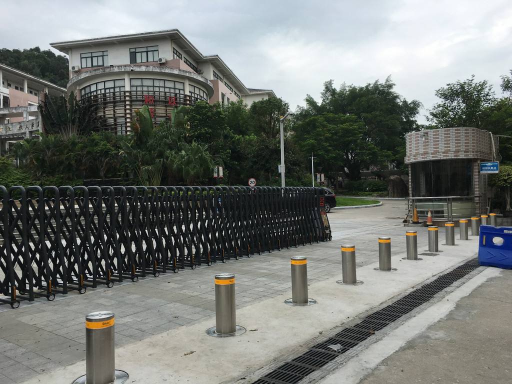 廠家安裝無軌伸縮門，電動(dòng)伸縮門，伸縮門安裝維修