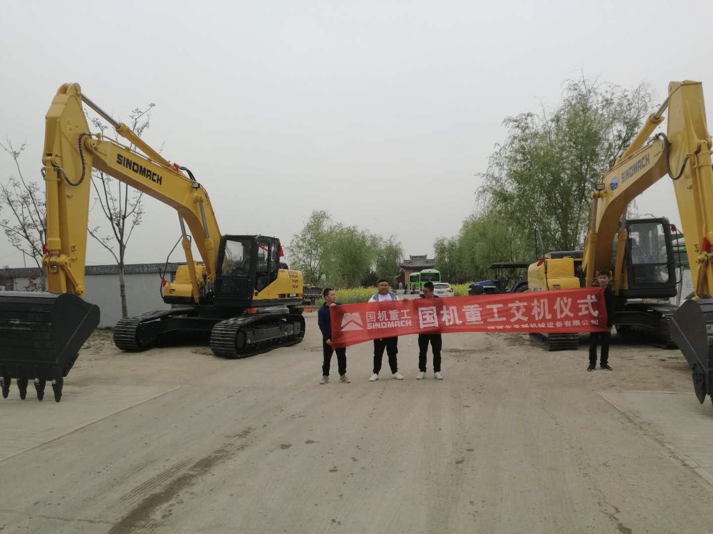 西安小挖掘機(jī)租賃圖片