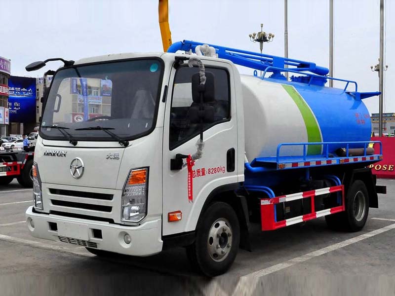 大運(yùn)5方吸糞車圖片
