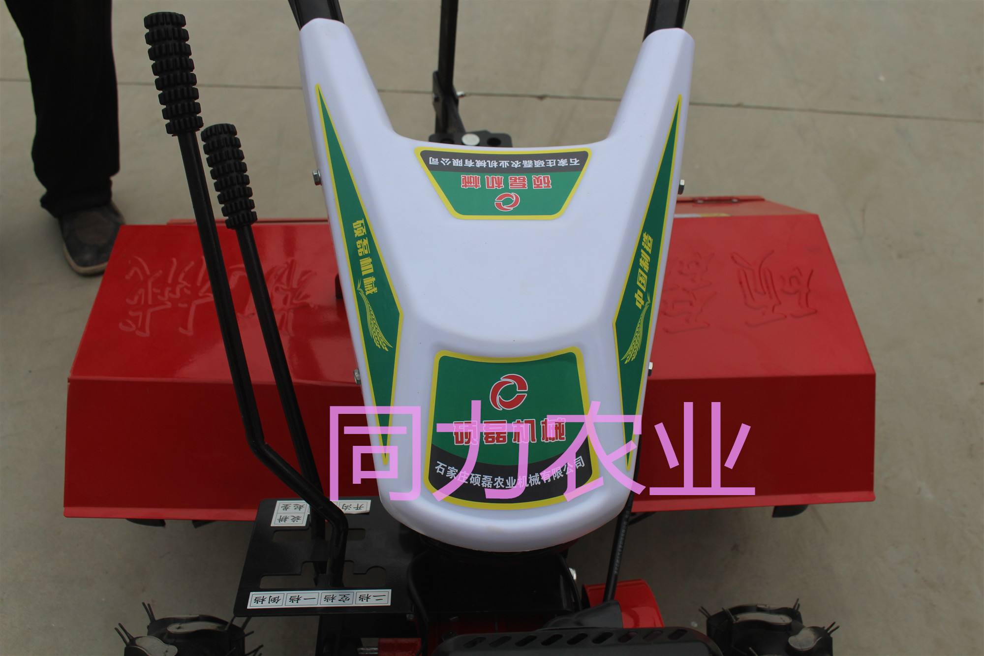 廠家推薦農(nóng)用兩驅(qū)四驅(qū)微耕機配套旋圖片/廠家推薦農(nóng)用兩驅(qū)四驅(qū)微耕機配套旋樣板圖 (2)