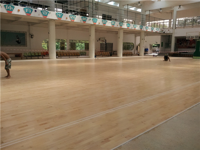 羽毛球場木地板施工建設(shè)及羽毛球場圖片