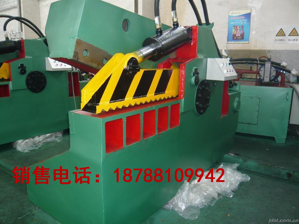 云南昆明800mm刀口鱷魚剪切機、廢鐵剪切機價格便宜