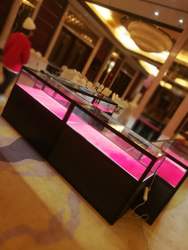 酒店展覽折疊玻璃柜出租出售圖片