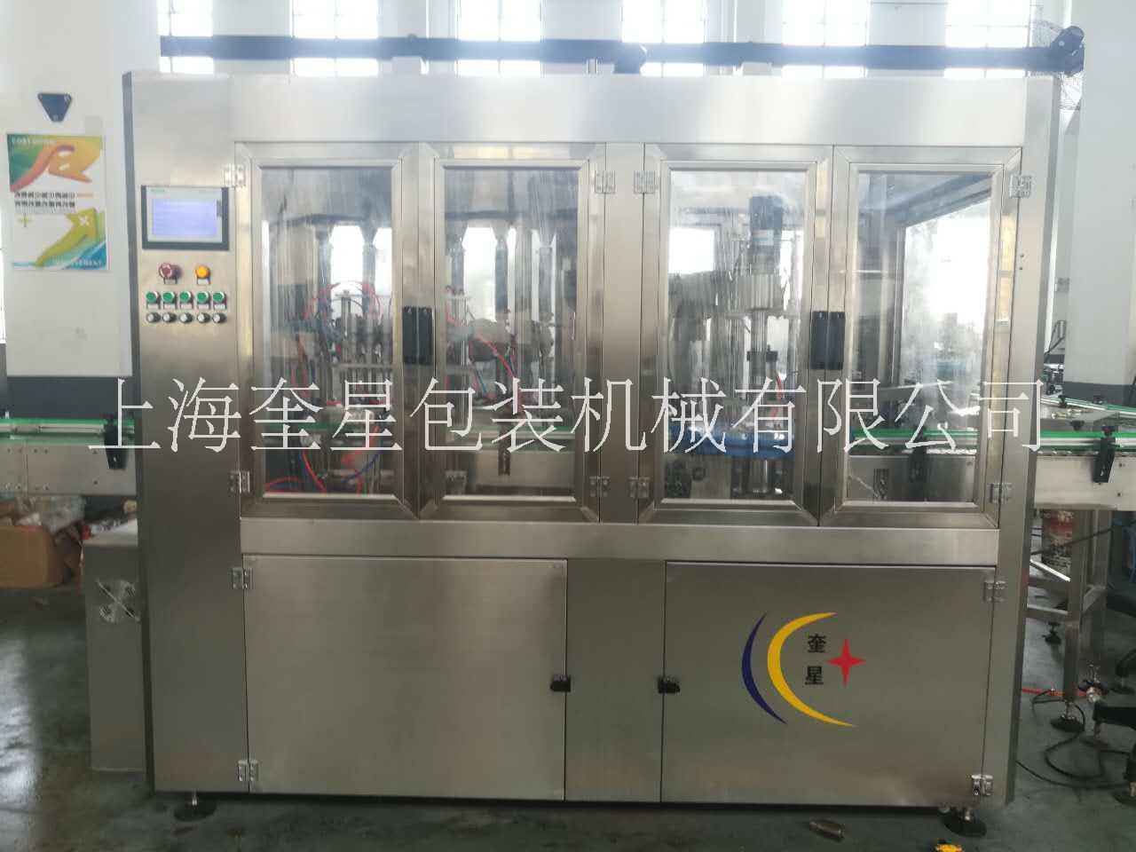 玻璃瓶灌裝旋蓋一體機(jī)