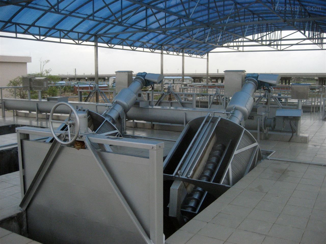 轉(zhuǎn)鼓格柵機設(shè)備圖片