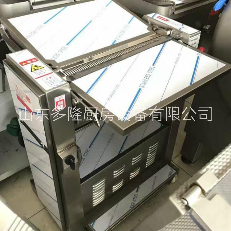 豬肉去皮機(jī) 商用扒豬皮機(jī) 豬肉剝皮機(jī) 多隆設(shè)備售全國(guó)